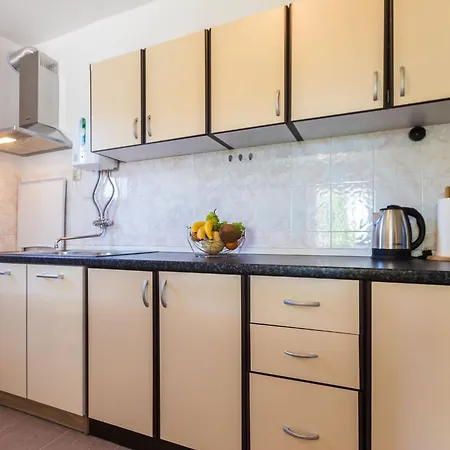 Charming And Comfortable 3* Задар