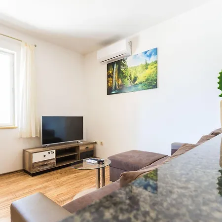 Charming And Comfortable Гостевой дом 3*
