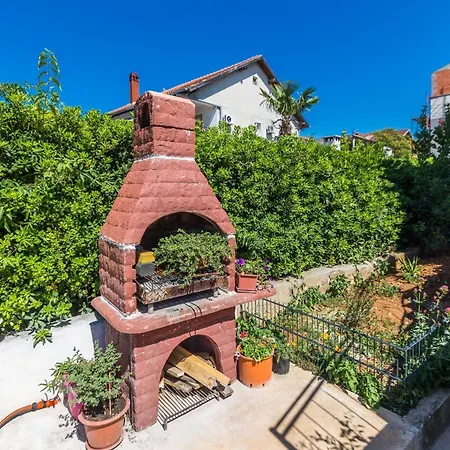 Guest house Charming And Comfortable 3*